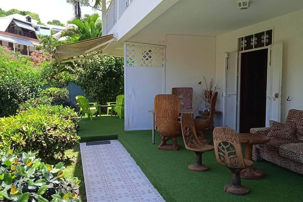 Chaleureux Appartement T2 En Bas De Villa Le Gosier